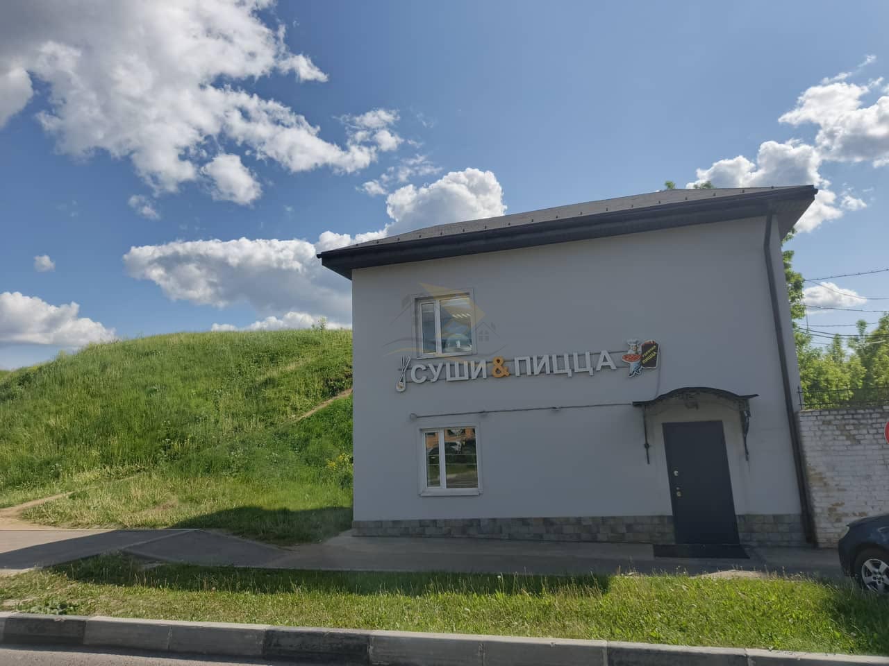 Сдается коммерческое помещение 99 м² с двумя входами и парковкой / 148500 руб. / КварталСити
