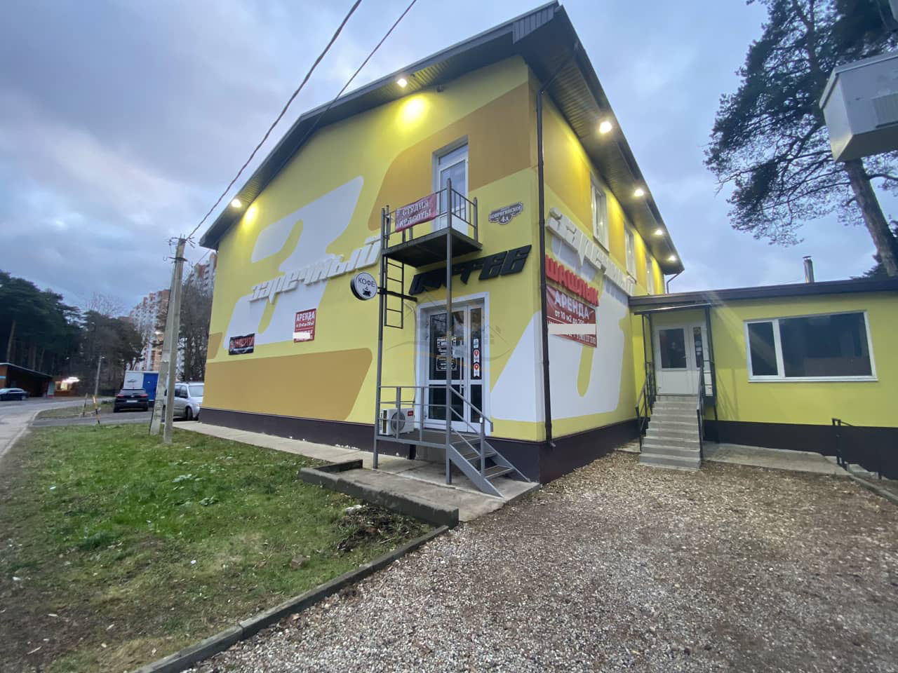 Сдаётся универсальное помещение для бизнеса в Дмитрове: 150 м² на цоколе, все коммуникации / 90000 руб. / КварталСити