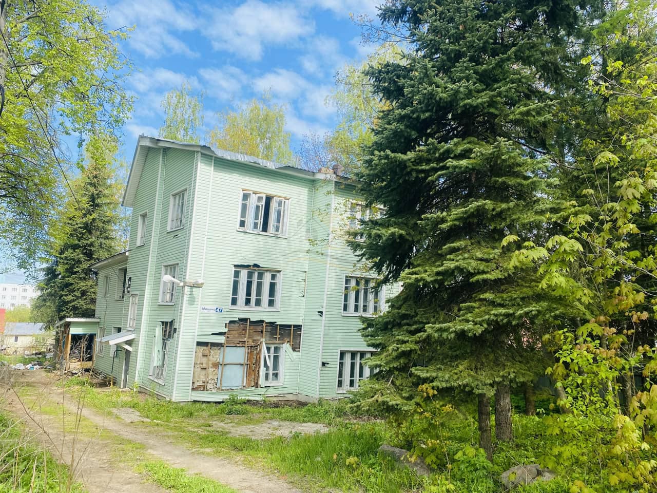 3-х этажное здание 383 кв. м на участке 14.3 сот. Дмитров, ул. Минина / 12900000 руб. / КварталСити