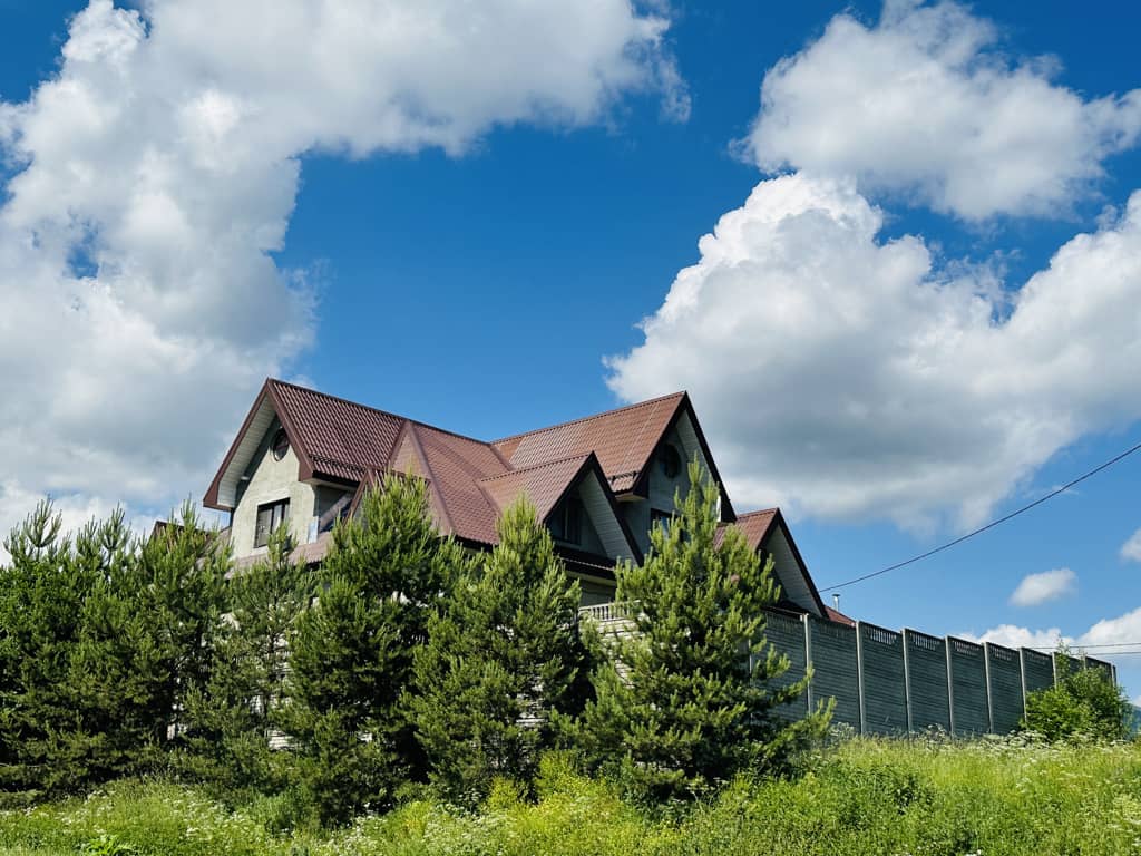 Просторный дом 607 м² с 4 спальнями и гаражом 303 м² — участок 36,5 соток / 29000000 руб. / КварталСити